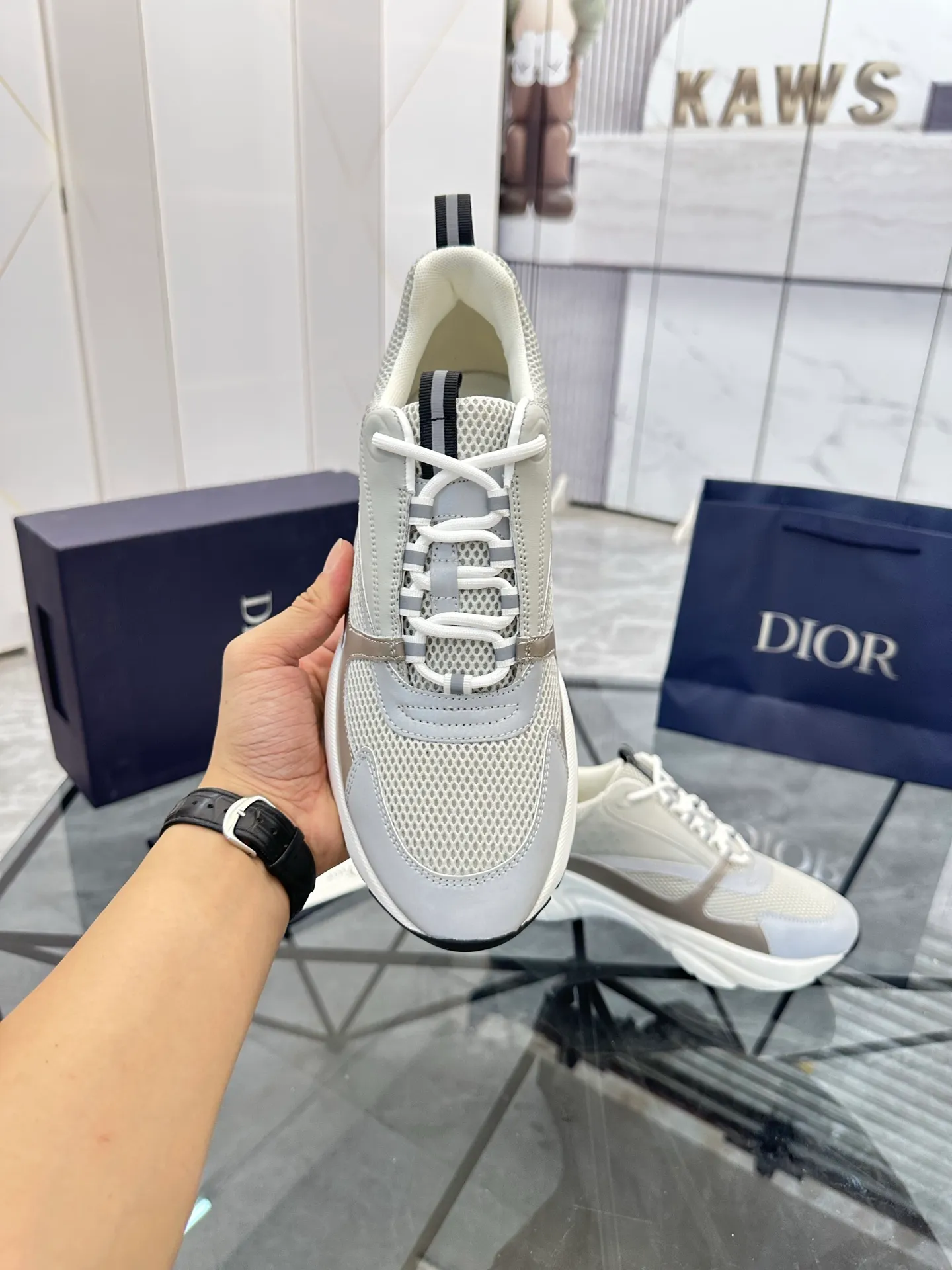 Men's shoes: 💰P460¥ Ready in Guangzhou, fully packaged Product trademark: Dior* "Dior*" low-top casual shoes Regular size: 38-46 (can be customized to 47) B22 Product materials: imported cowhide leather upper spliced ​​with original fabric, breathable lining, original outsole. Number: 920